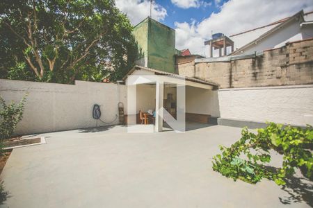 Casa à venda com 392m², 3 quartos e 6 vagasQuintal