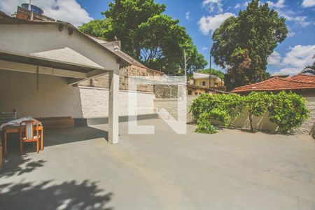 Casa à venda com 392m², 3 quartos e 6 vagasQuintal