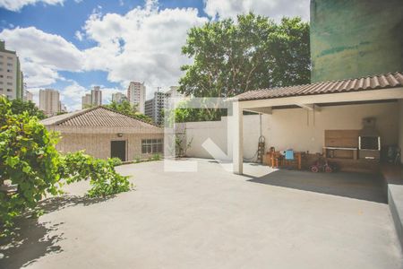 Casa à venda com 392m², 3 quartos e 6 vagasQuintal