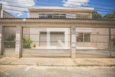 Casa à venda com 392m², 3 quartos e 6 vagasFachada