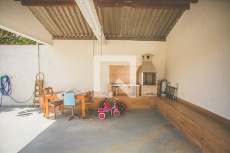 Casa à venda com 392m², 3 quartos e 6 vagasQuintal - Churrasqueira