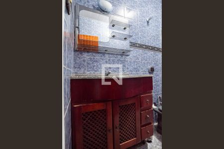 Casa para alugar com 280m², 4 quartos e 4 vagasBanheiro social  2