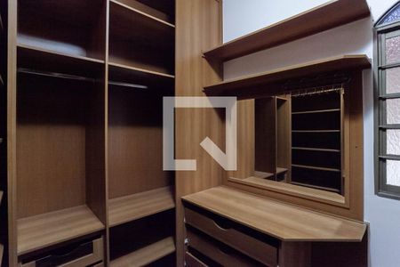 Casa para alugar com 280m², 4 quartos e 4 vagasCloset do quarto 1 