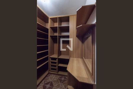Casa para alugar com 280m², 4 quartos e 4 vagasCloset do quarto 1 