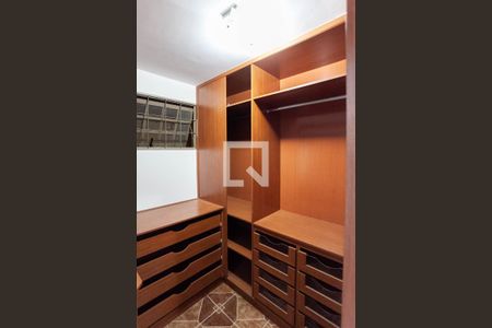 Casa para alugar com 280m², 4 quartos e 4 vagasCloset da suíte 2