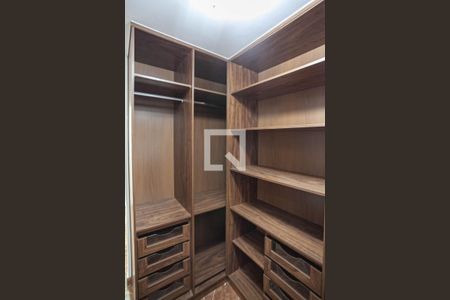 Casa para alugar com 280m², 4 quartos e 4 vagasCloset da suíte 1