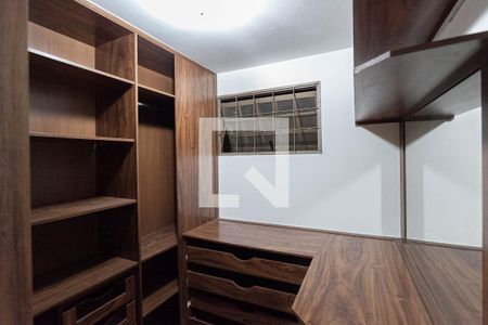 Casa para alugar com 280m², 4 quartos e 4 vagasCloset da suíte 1