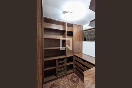 Casa para alugar com 280m², 4 quartos e 4 vagasCloset da suíte 1