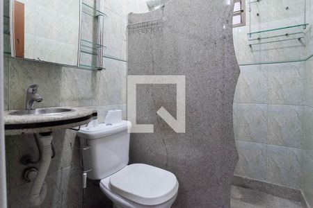 Casa para alugar com 280m², 4 quartos e 4 vagasBanheiro social 1 