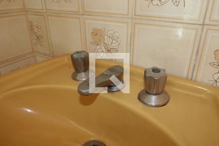 Casa à venda com 125m², 2 quartos e 2 vagasBanheiro de serviço