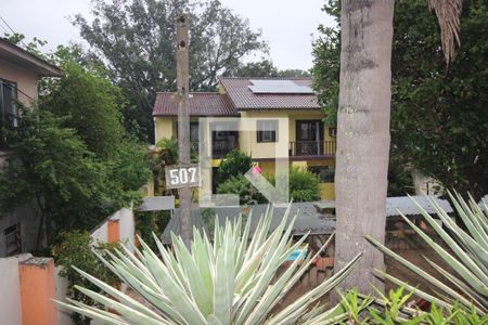 Casa à venda com 226m², 4 quartos e 1 vaga Casa à venda com 226m², 4 quartos e 1 vagaFachada