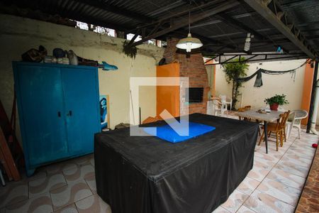 Casa à venda com 226m², 4 quartos e 1 vaga Casa à venda com 226m², 4 quartos e 1 vagaVaranda