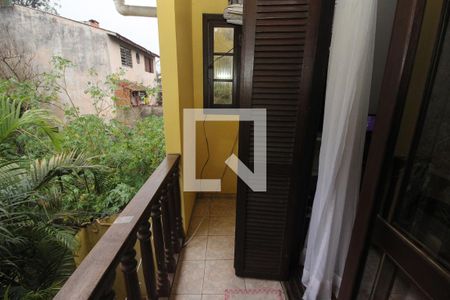 Casa à venda com 226m², 4 quartos e 1 vaga Casa à venda com 226m², 4 quartos e 1 vagaSacada Quarto 3