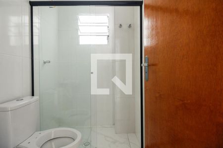 Banheiro  de apartamento para alugar com 1 quarto, 24m² em Vila Esperança, São Paulo