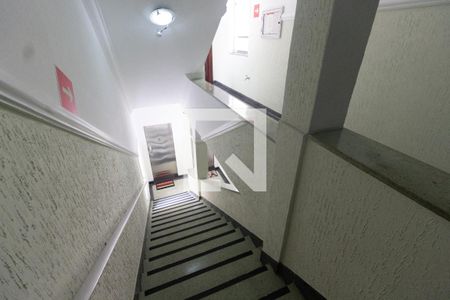 Apartamento para alugar com 80m², 2 quartos e 1 vaga Apartamento para alugar com 80m², 2 quartos e 1 vagaEscada