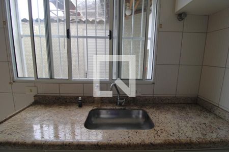 Casa para alugar com 64m², 2 quartos e 1 vagaPia da cozinha