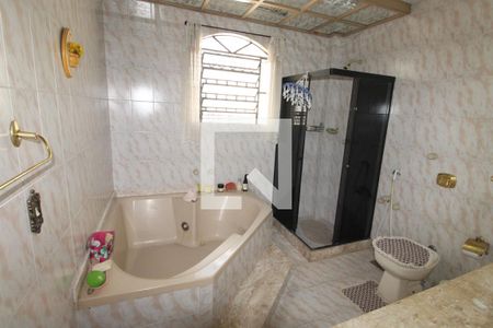 Banheiro da Suíte 1 de casa para alugar com 4 quartos, 250m² em Vila Valqueire, Rio de Janeiro