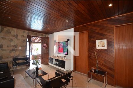 Sala de casa para alugar com 3 quartos, 350m² em Madureira, Rio de Janeiro