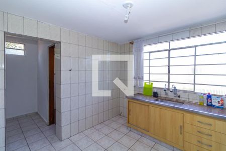 Casa à venda com 180m², 5 quartos e 2 vagas Casa à venda com 180m², 5 quartos e 2 vagasCozinha