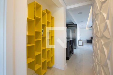 Corredor sala/quartos de apartamento para alugar com 2 quartos, 131m² em Bela Aliança, São Paulo