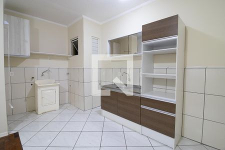 Cozinha de apartamento para alugar com 1 quarto, 45m² em Santa Cecília, Porto Alegre