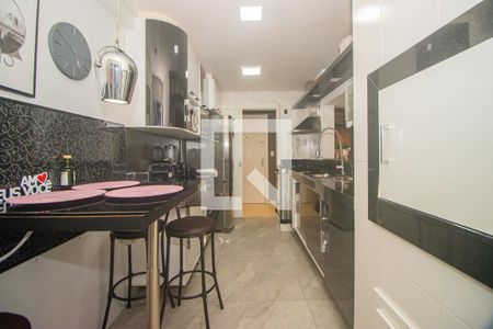 Apartamento à venda com 120m², 3 quartos e 2 vagas Apartamento à venda com 120m², 3 quartos e 2 vagasCozinha e Área de Serviço