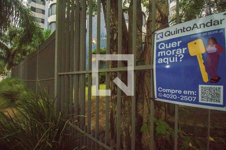 Apartamento à venda com 120m², 3 quartos e 2 vagas Apartamento à venda com 120m², 3 quartos e 2 vagasFachada