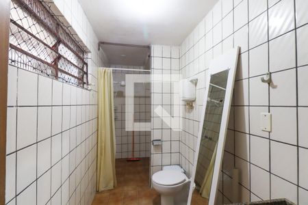 Banheiro Social de apartamento para alugar com 1 quarto, 27m² em Cajuru, Curitiba