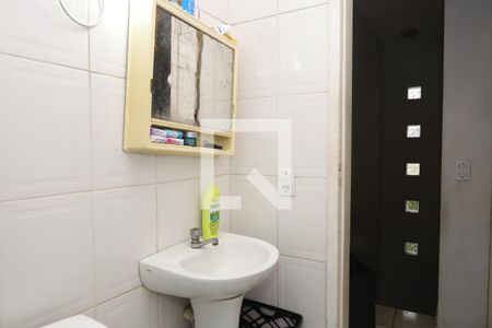Casa à venda com 100m², 2 quartos e 2 vagasBanheiro 1
