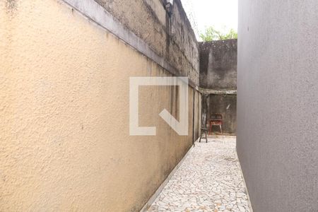 Casa à venda com 100m², 2 quartos e 2 vagasCorredor lateral