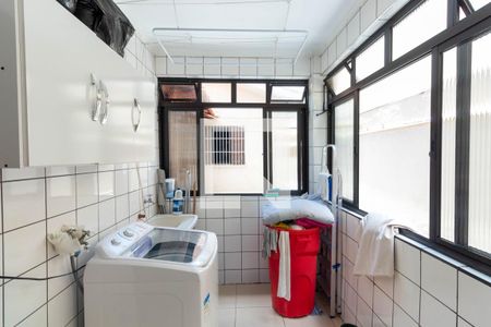 Casa à venda com 160m², 4 quartos e 2 vagasLavanderia 1