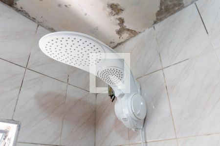 Casa à venda com 160m², 4 quartos e 2 vagasChuveiro