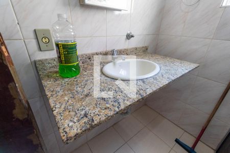 Casa à venda com 160m², 4 quartos e 2 vagasBanheiro 3