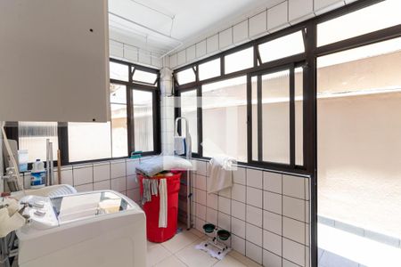 Casa à venda com 160m², 4 quartos e 2 vagasLavanderia 1