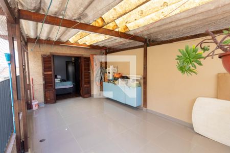 Casa à venda com 160m², 4 quartos e 2 vagasVaranda