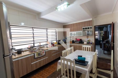 Casa à venda com 160m², 4 quartos e 2 vagasCozinha 2