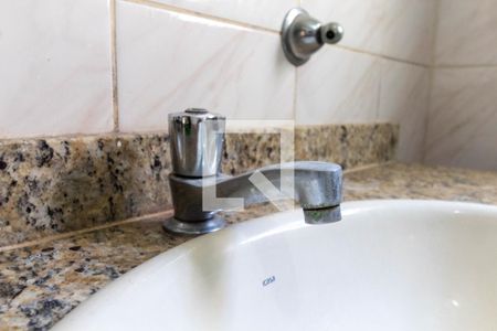 Casa à venda com 160m², 4 quartos e 2 vagasBanheiro - torneira