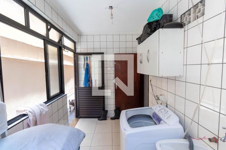 Casa à venda com 160m², 4 quartos e 2 vagasLavanderia 1