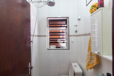 Casa à venda com 160m², 4 quartos e 2 vagasBanheiro 2