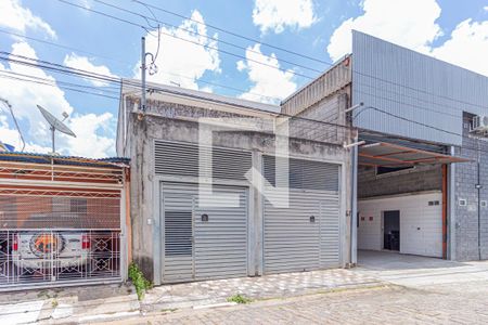 Fachada de casa para alugar com 3 quartos, 220m² em Bonfim, Osasco