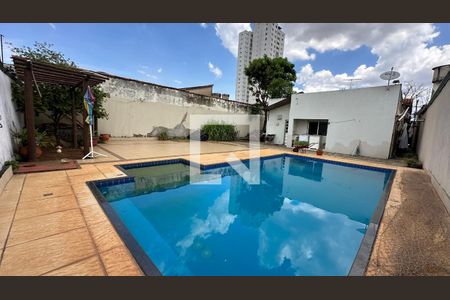 Casa para alugar com 140m², 3 quartos e 10 vagas Casa para alugar com 140m², 3 quartos e 10 vagasPiscina