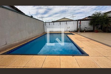 Casa para alugar com 140m², 3 quartos e 10 vagas Casa para alugar com 140m², 3 quartos e 10 vagasPiscina
