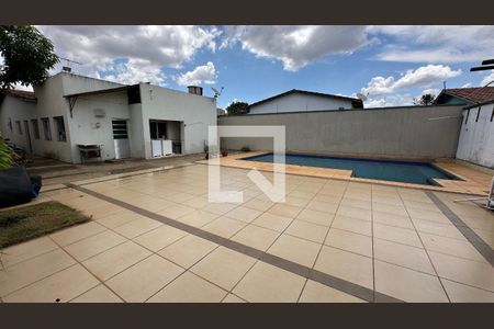 Casa para alugar com 140m², 3 quartos e 10 vagas Casa para alugar com 140m², 3 quartos e 10 vagasPiscina