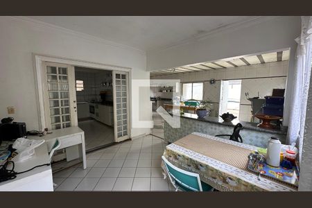 Casa para alugar com 140m², 3 quartos e 10 vagas Casa para alugar com 140m², 3 quartos e 10 vagasÁrea comum