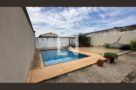 Casa para alugar com 140m², 3 quartos e 10 vagas Casa para alugar com 140m², 3 quartos e 10 vagasPiscina