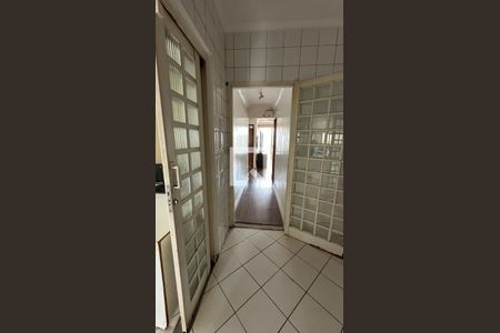 Casa para alugar com 140m², 3 quartos e 10 vagas Casa para alugar com 140m², 3 quartos e 10 vagasCorredor