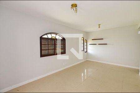 Sala de casa à venda com 3 quartos, 300m² em Engenho do Mato, Niterói