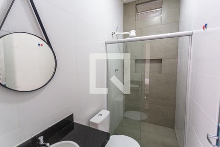 Banheiro da Suíte de kitnet/studio para alugar com 1 quarto, 22m² em Cachoeirinha, Belo Horizonte