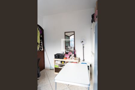 Casa à venda com 185m², 3 quartos e 8 vagas Casa à venda com 185m², 3 quartos e 8 vagasQuarto 2