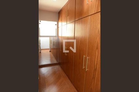 Casa à venda com 330m², 4 quartos e 5 vagasCloset da suíte master